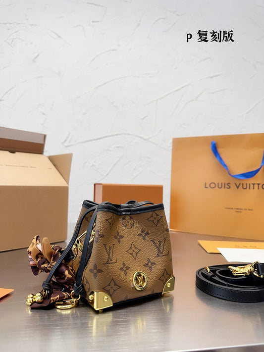 Alice bags - Louis Vuittons - 14944