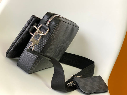 Alice Bags- Louis Vuittons - 16581