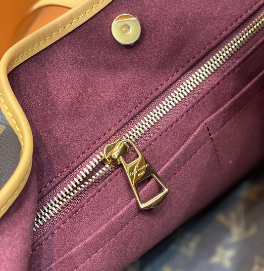 Alice Bags- Louis Vuittons - 16239