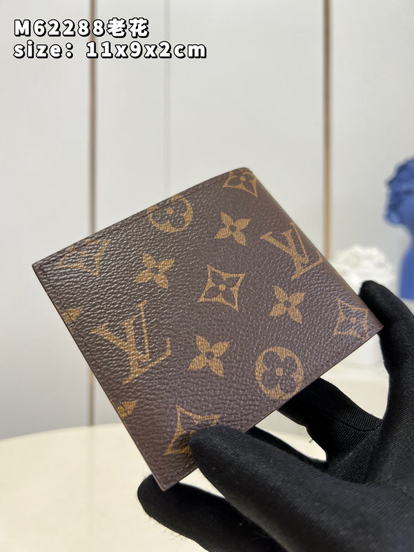 Alice Bags- Louis Vuittons - 16083
