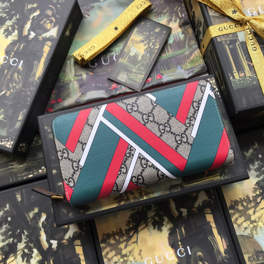 Gucci Luxury Bags 942