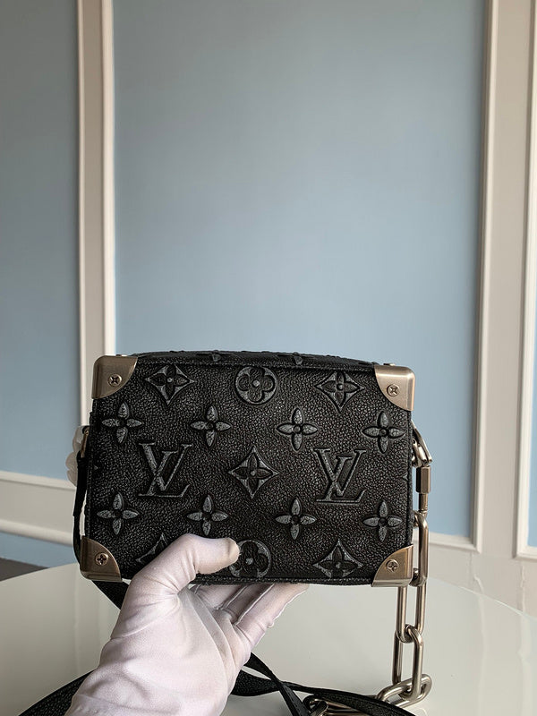 Alice Bags- Louis Vuittons - 16097