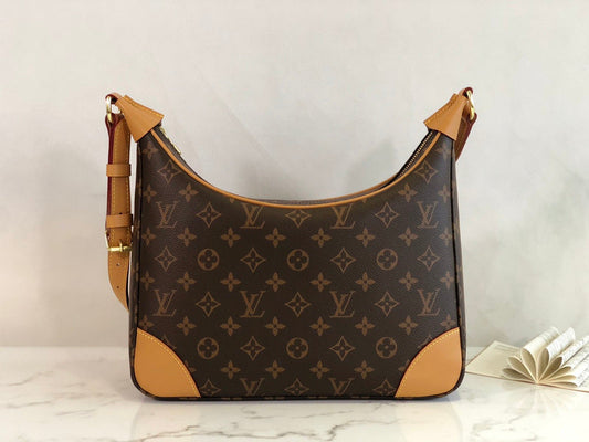 Alice Bags- Louis Vuittons - 16064