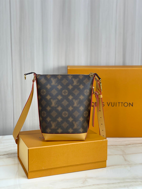 Alice Bags- Louis Vuittons - 16439