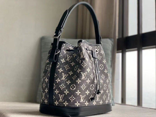 Alice Bags- Louis Vuittons - 16023