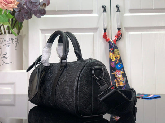 Alice Bags- Louis Vuittons - 16535