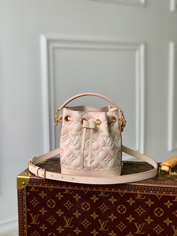 Alice Bags- Louis Vuittons - 16483