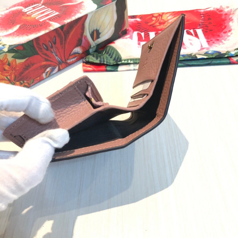 Gucci Luxury Bags 897