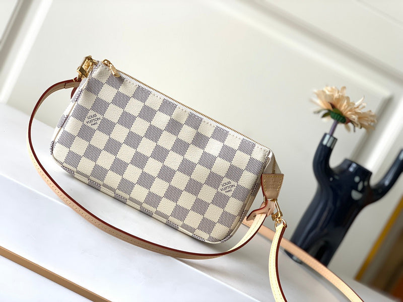 Alice Bags- Louis Vuittons - 16295