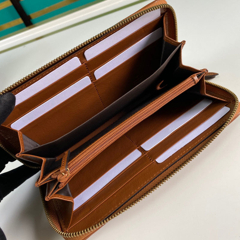 Gucci Luxury Bags 941