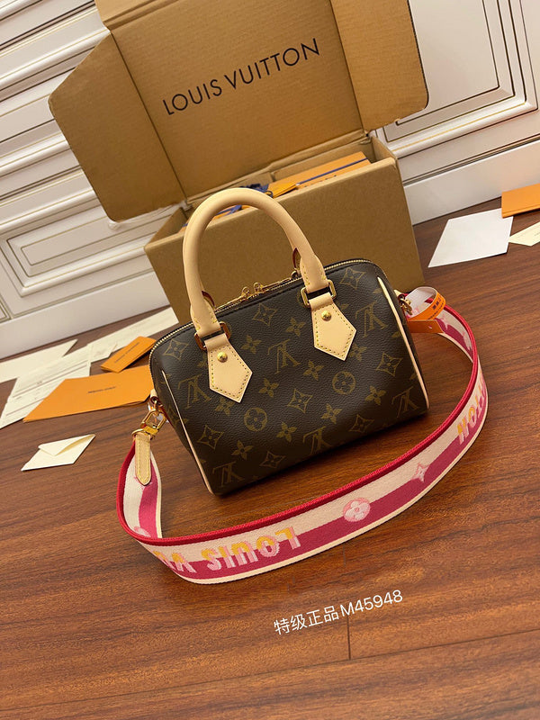 Alice Bags- Louis Vuittons - 16312