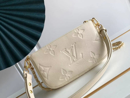 Alice Bags- Louis Vuittons - 16446