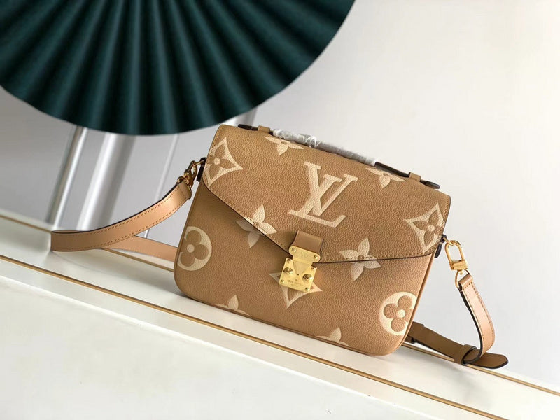 Alice Bags- Louis Vuittons - 16445