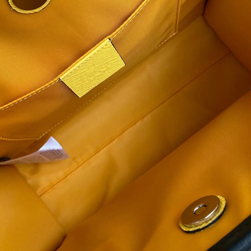 Gucci Luxury Bags 1071