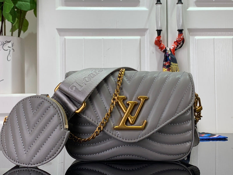 Alice Bags- Louis Vuittons - 16433