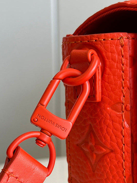 Alice Bags- Louis Vuittons - 16395
