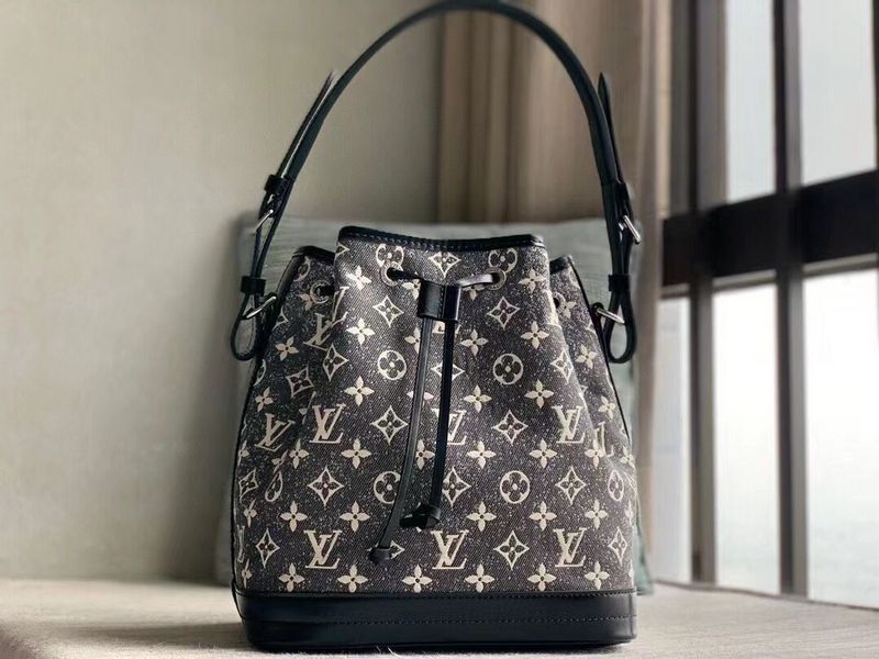 Alice Bags- Louis Vuittons - 16023