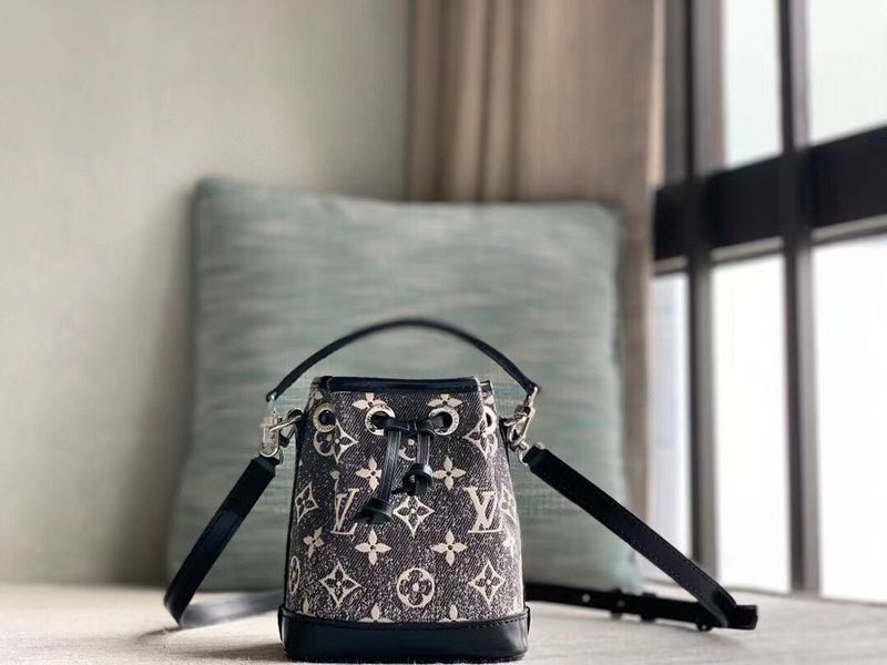 Alice Bags- Louis Vuittons - 16027