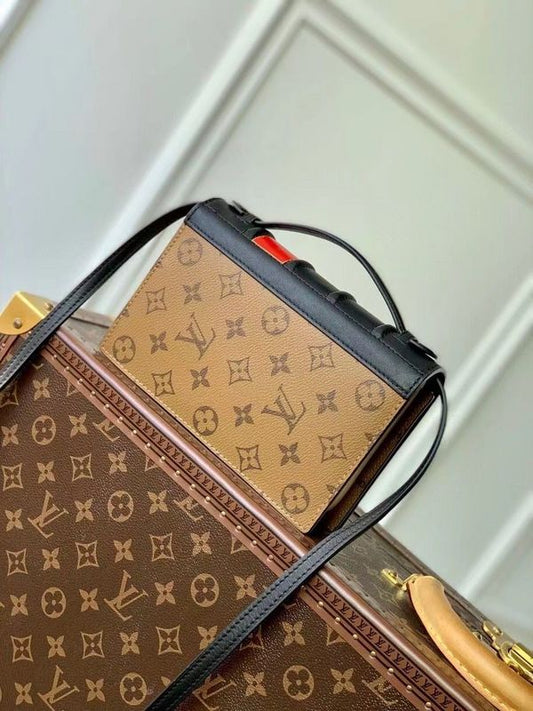 Alice Bags- Louis Vuittons - 15972