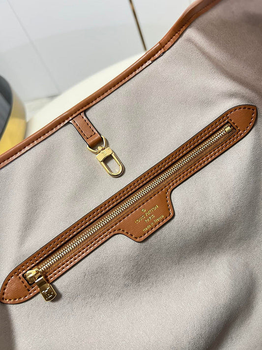 Alice Bags- Louis Vuittons - 16205