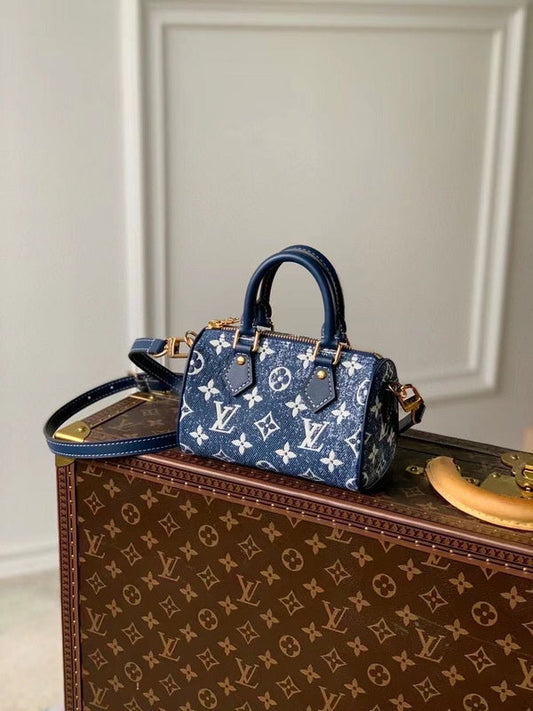 Alice Bags- Louis Vuittons - 16611