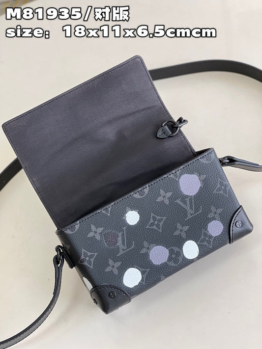Alice Bags- Louis Vuittons - 15895