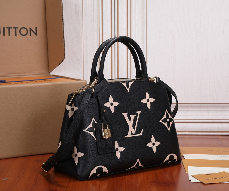 Alice bags- Louis Vuittons - 16800