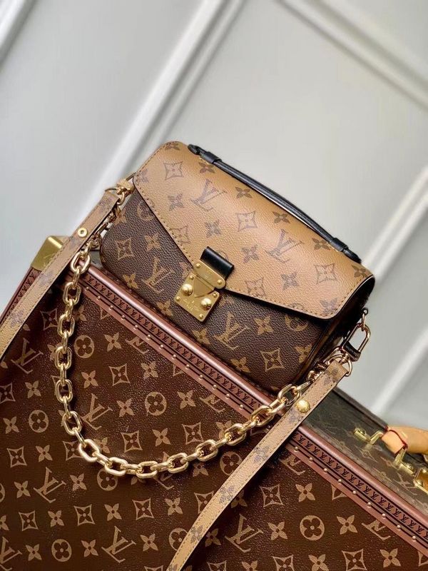 Alice Bags- Louis Vuittons - 15970