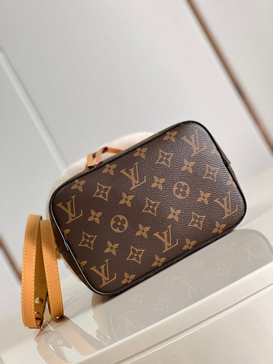 Alice Bags- Louis Vuittons - 16127
