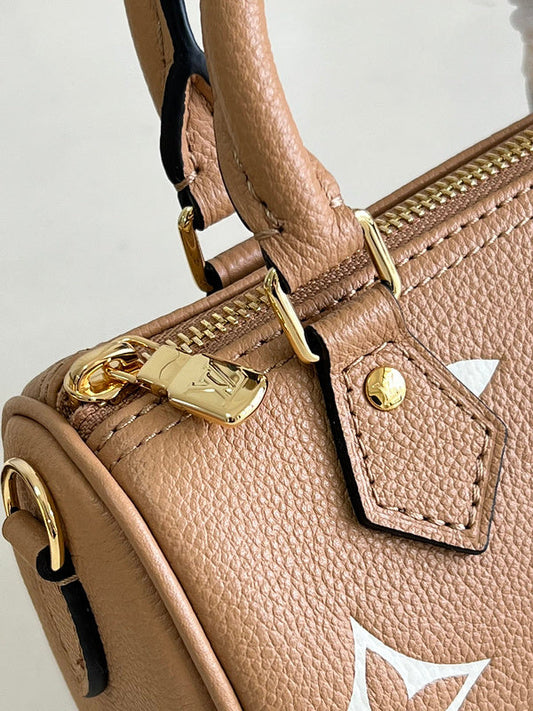 Alice Bags- Louis Vuittons - 16468