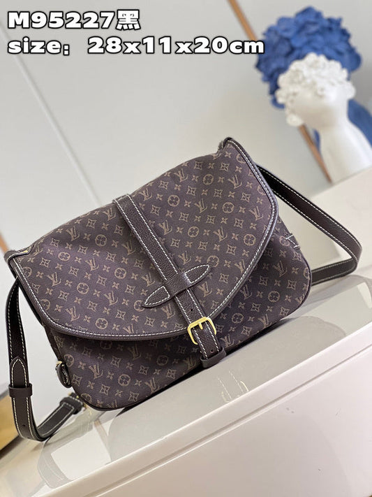 Alice Bags- Louis Vuittons - 15908