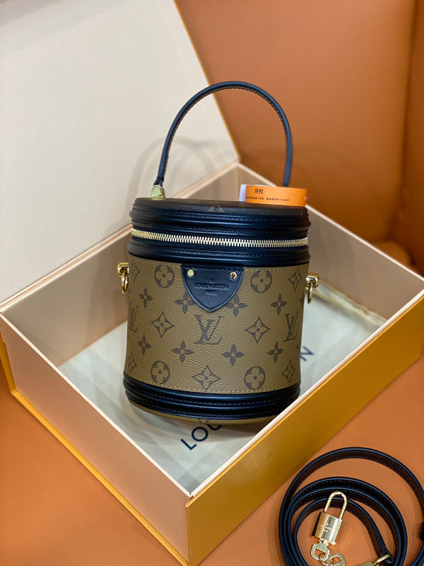 Alice Bags- Louis Vuittons - 16367
