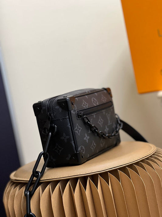 Alice Bags- Louis Vuittons - 16139