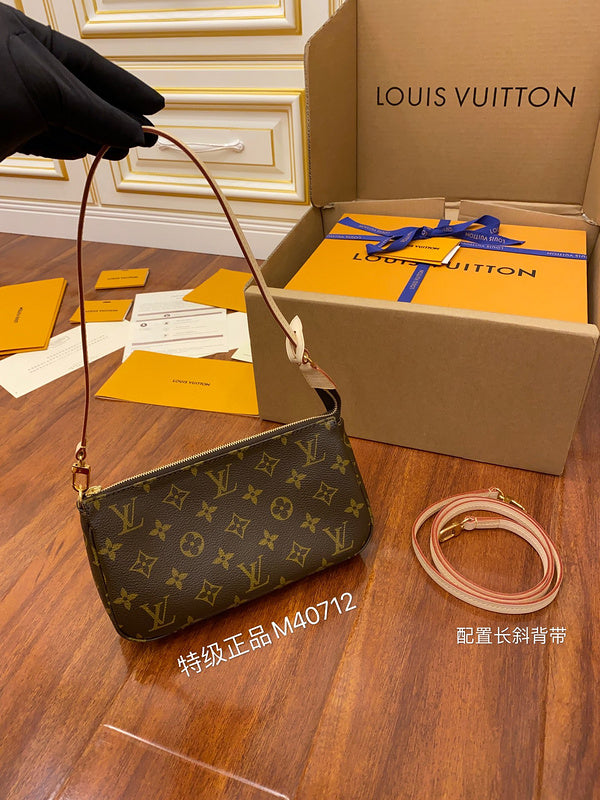 Alice Bags- Louis Vuittons - 16388