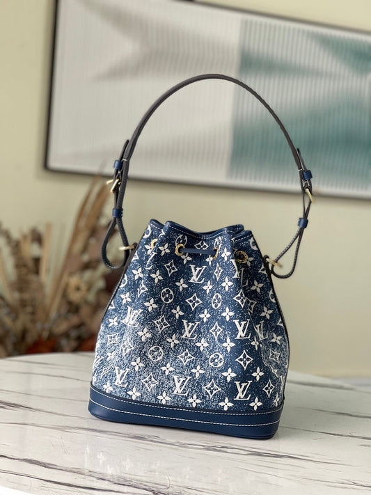 Alice Bags- Louis Vuittons - 16272