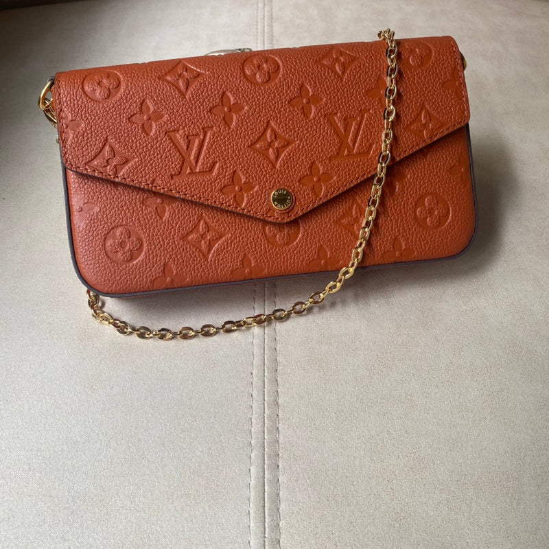 Alice Bags- Louis Vuittons - 16376