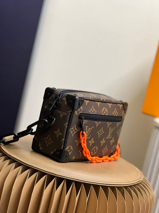 Alice Bags- Louis Vuittons - 16138