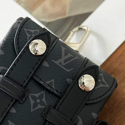 Alice Bags- Louis Vuittons - 15861