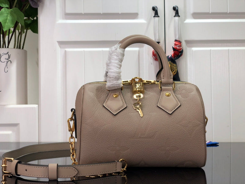 Alice Bags- Louis Vuittons - 16407