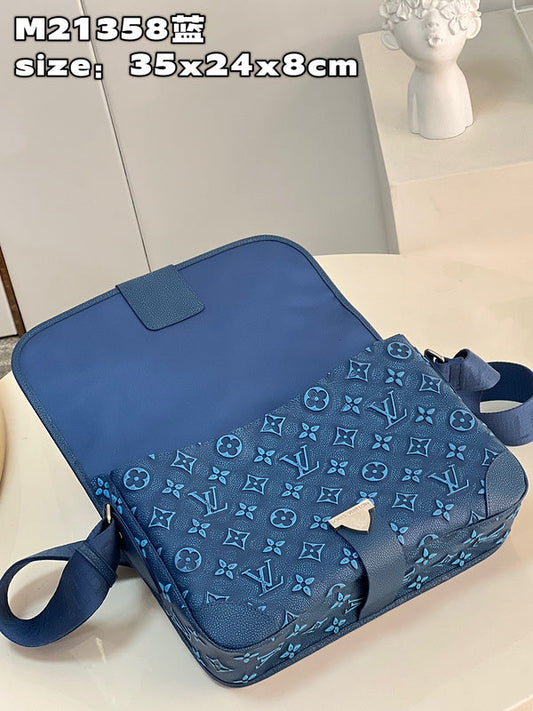 Alice Bags- Louis Vuittons - 15939