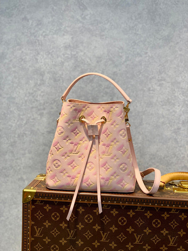 Alice Bags- Louis Vuittons - 16566