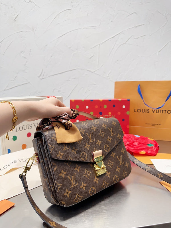 Alice bags - Louis Vuittons - 15059