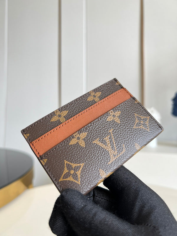 Alice Bags- Louis Vuittons - 16269
