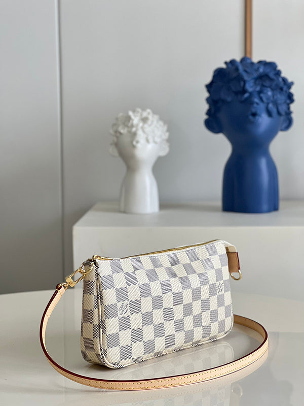 Alice Bags- Louis Vuittons - 16544
