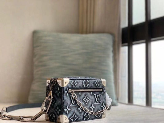 Alice Bags- Louis Vuittons - 15923
