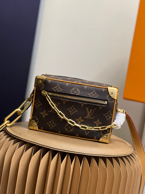 Alice Bags- Louis Vuittons - 16137