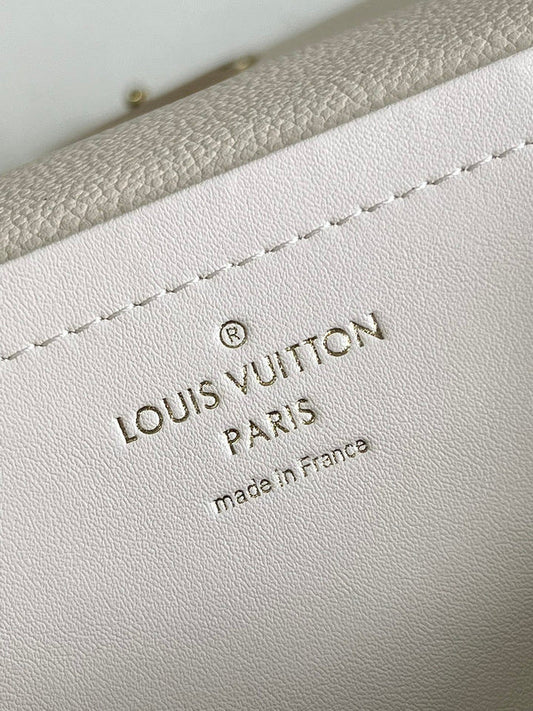 Alice Bags- Louis Vuittons - 16470