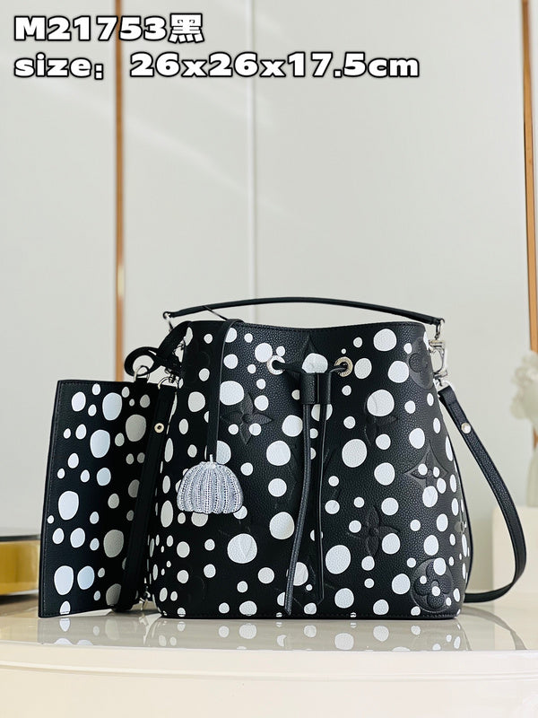 Alice Bags- Louis Vuittons - 15918