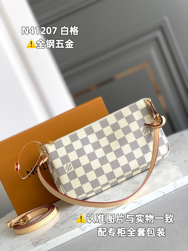 Alice Bags- Louis Vuittons - 16453