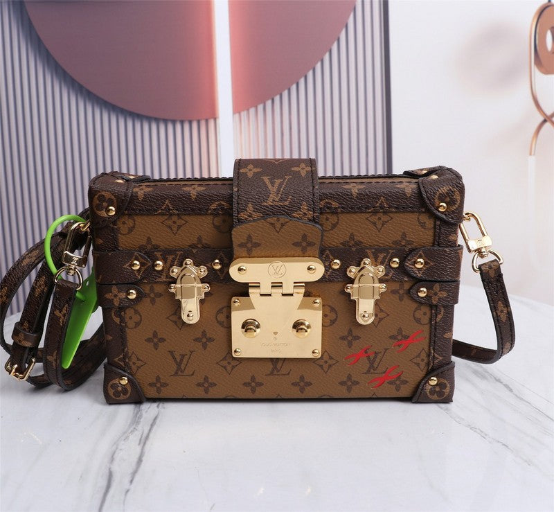 Alice Bags- Louis Vuittons - 16583